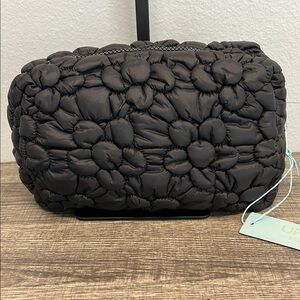 Urban Expressions | Black Daisy Puffer Cosmetic Bag 💄